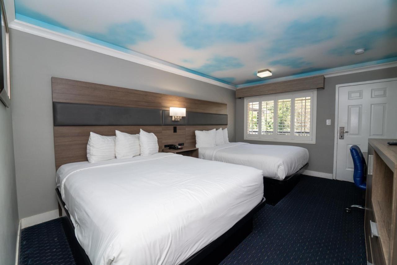 Hollywood Palms Inns & Suites Лос Анджелис Екстериор снимка