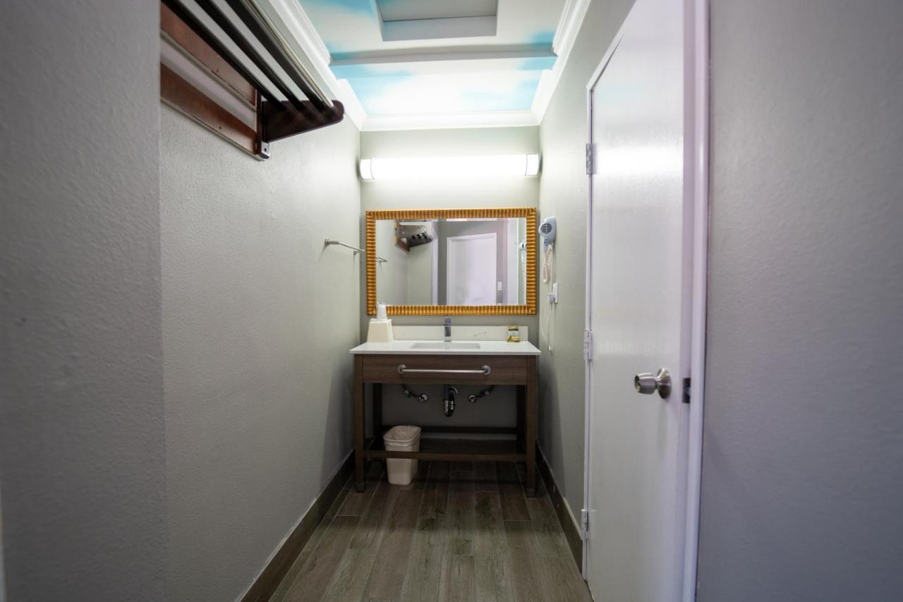Hollywood Palms Inns & Suites Лос Анджелис Екстериор снимка